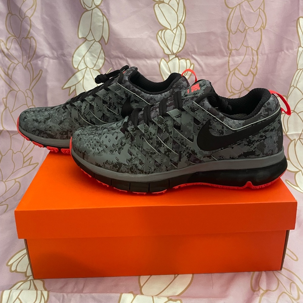 Nike Fingertrap Max NRG Digi Camo Men's size 11.5